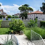 Derossi אומאג
